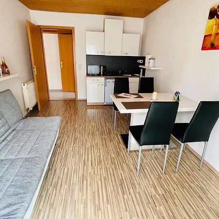 Kleine Ein Zimmer Wohnung Mit Gartenanlage 잘렘 외부 사진