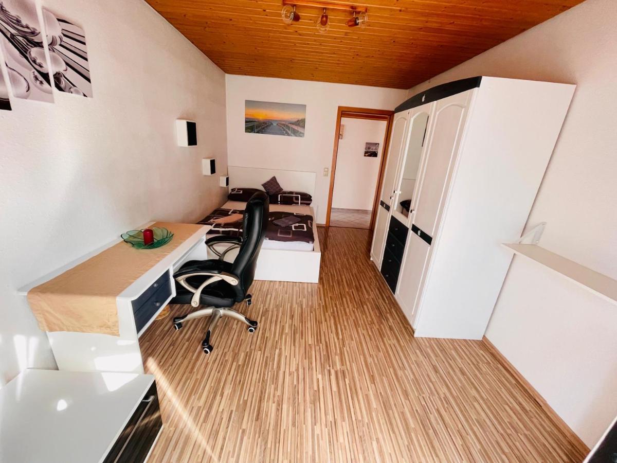 Kleine Ein Zimmer Wohnung Mit Gartenanlage 잘렘 외부 사진
